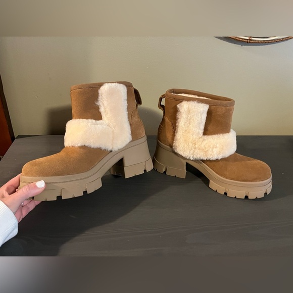 UGG Brooklyn Sunburst Platform Chelsea Boot NEW - Picture 7 of 8